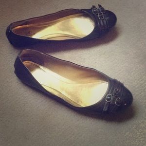Brown ballet flats